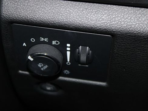Used 2022 Jeep Grand Cherokee Laredo X RWD image 34
