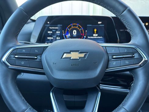 Used 2025 Chevrolet Equinox LT image 29