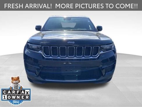Used 2025 Jeep Grand Cherokee Laredo X AWD/4WD image 2