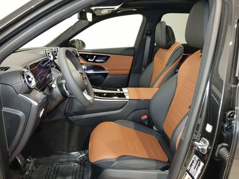 Used 2026 Mercedes-Benz GLC 300 4MATIC image 9