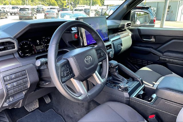 Used 2025 Toyota Tacoma TRD Off-Road AWD/4WD image 12