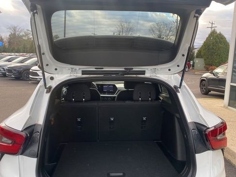 Used 2024 Chevrolet Trax RS image 8