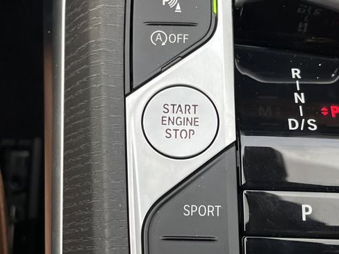 New 2026 BMW 330i Sedan w/ M Sport Package image 11