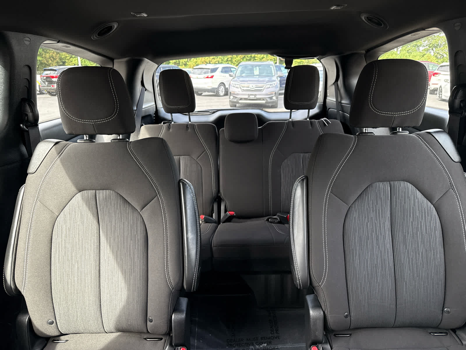 Used 2024 Chrysler Pacifica Touring FWD image 15