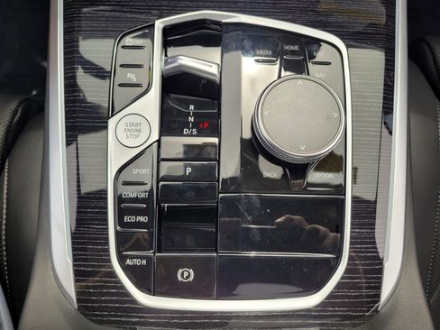 Used 2026 BMW X5 sDrive40i w/ M Sport Package image 26