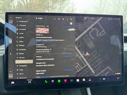 Used 2023 Tesla Model X Plaid image 11