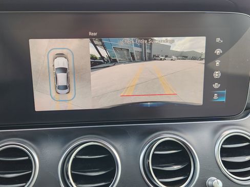 Used 2023 Mercedes-Benz E 350 Sedan image 17