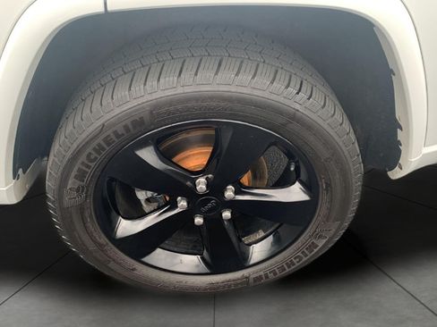 Used 2015 Jeep Grand Cherokee Altitude AWD/4WD image 20