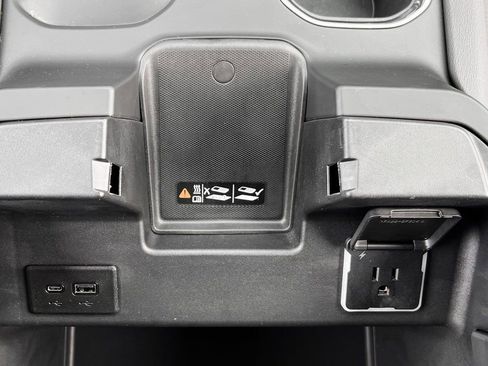 Used 2025 GMC Sierra 2500 Denali image 25