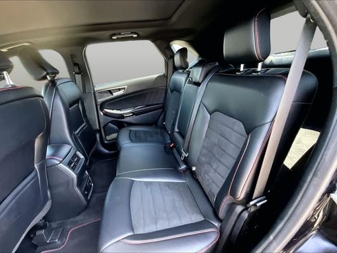 Used 2022 Ford Edge ST-Line w/ Class II Trailer Tow Package AWD/4WD image 40
