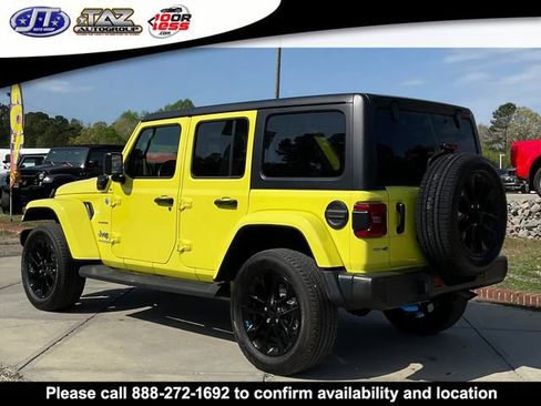 Used 2022 Jeep Wrangler Unlimited Sahara AWD/4WD image 5