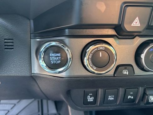 Used 2023 Toyota Tacoma TRD Off-Road image 21