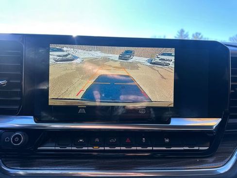 Used 2024 Chevrolet Silverado 1500 LT image 35