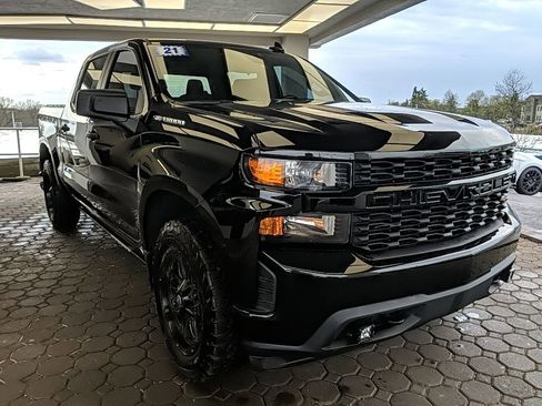 Used 2021 Chevrolet Silverado 1500 Custom w/ Safety Confidence Package image 4