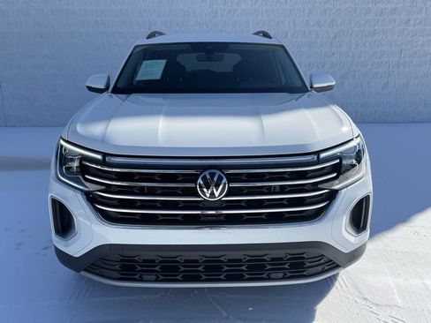 Used 2024 Volkswagen Atlas SE image 2