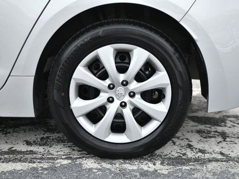 Used 2024 Toyota Corolla LE image 12