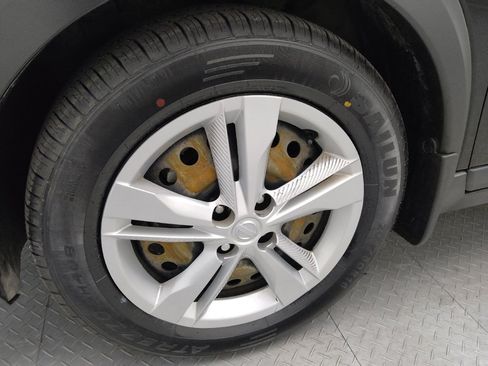 Used 2021 Nissan Kicks S FWD image 31