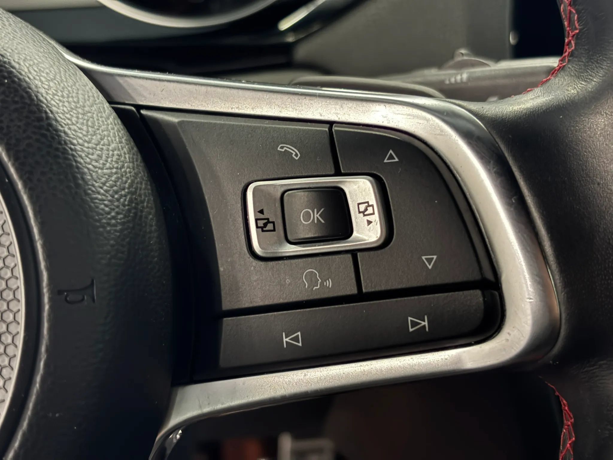 Used 2017 Volkswagen Jetta GLI FWD image 29