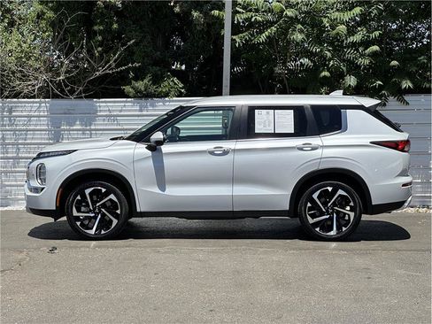 Used 2024 Mitsubishi Outlander Ralliart AWD/4WD image 13