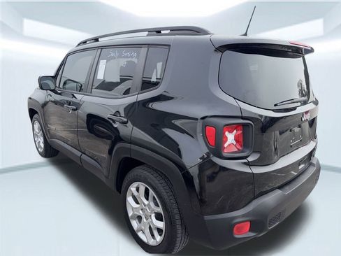 Used 2018 Jeep Renegade Latitude w/ Popular Equipment Group image 14