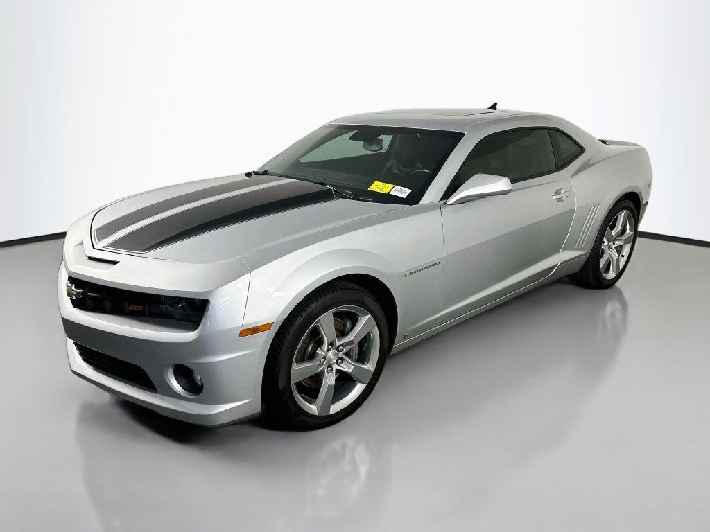 Used 2010 Chevrolet Camaro SS w/ RS Package RWD image 3