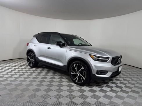 Used 2019 Volvo XC40 T5 R-Design AWD/4WD image 1