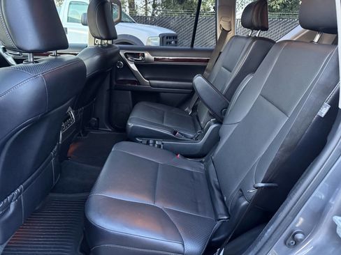 Used 2017 Lexus GX 460 Luxury image 13