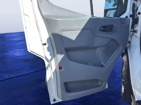 Used 2016 Ford Transit 250 130 Low Roof RWD image 16