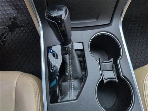 Used 2017 Toyota Camry XLE w/ Moonroof Package image 12