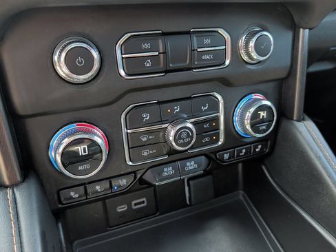 Used 2023 GMC Yukon XL AT4 w/ AT4 Premium Package AWD/4WD image 24