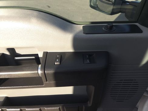 Used 2015 Ford F250 XL w/ Power Equipment Group RWD image 12