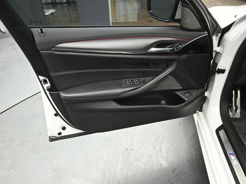 Used 2022 BMW M5 w/ Executive Package image 21