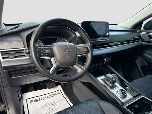 Used 2022 Mitsubishi Outlander SEL image 10