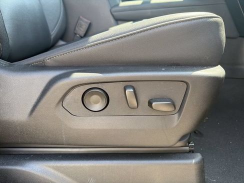 Used 2025 Chevrolet Tahoe LT RWD image 15