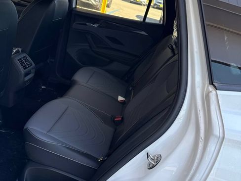 New 2026 Volkswagen Tiguan SE R-Line AWD/4WD image 18