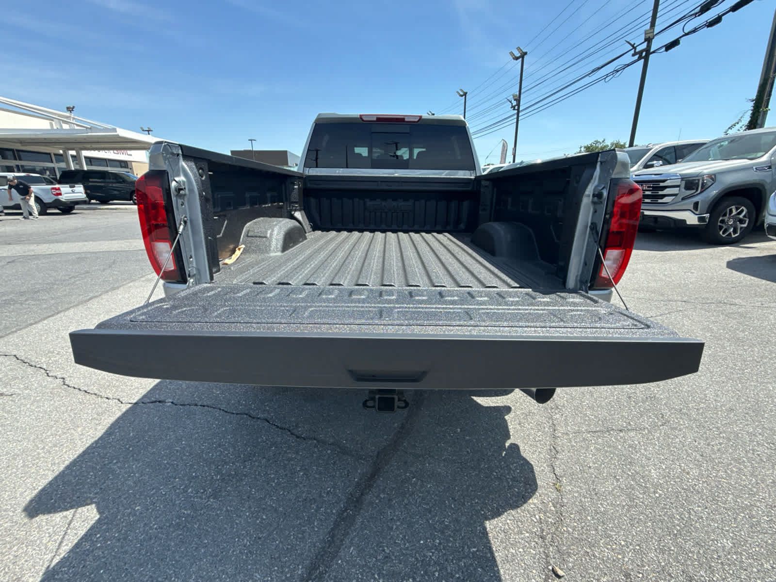 New 2026 GMC Sierra 2500 SLE w/ SLE Value Package; AWD/4WD image 32