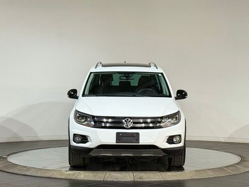 Used 2017 Volkswagen Tiguan Sport image 3