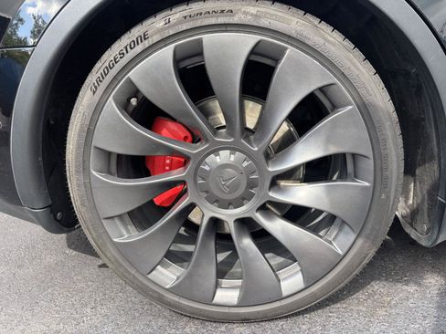 Used 2022 Tesla Model Y Performance AWD/4WD image 14