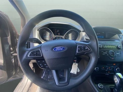 Used 2015 Ford Focus SE FWD image 23