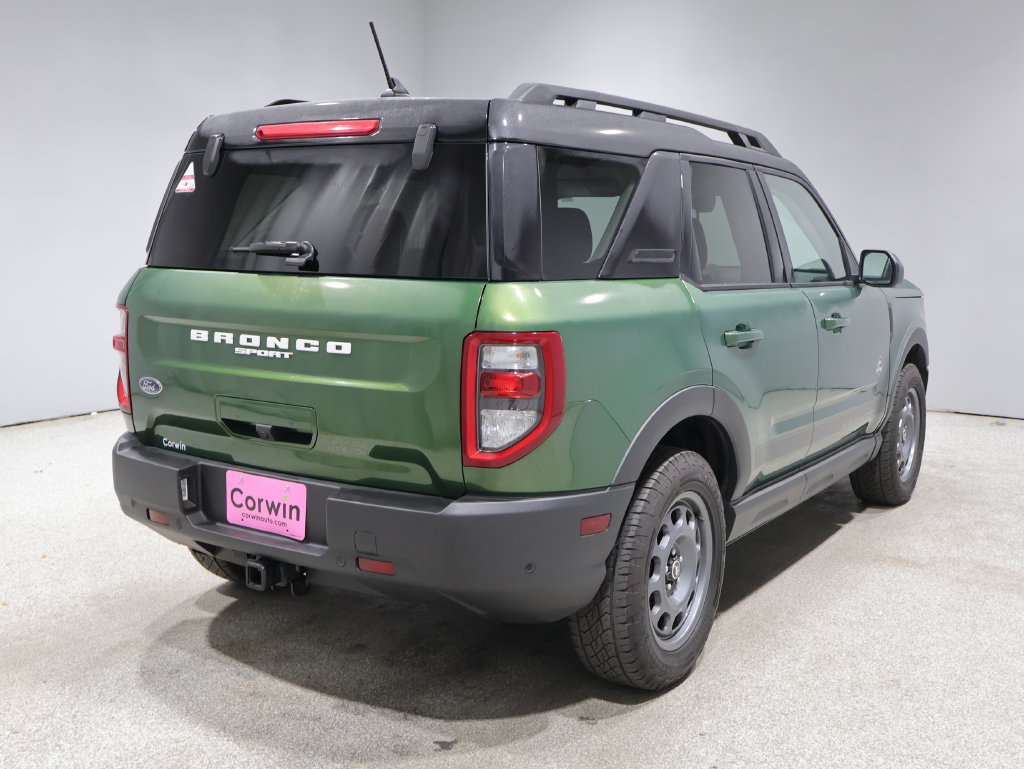 Used 2024 Ford Bronco Sport Outer Banks AWD/4WD image 2