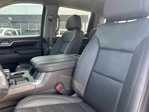 Used 2025 GMC Sierra 1500 SLT AWD/4WD image 6