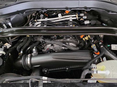 Used 2025 Ford Explorer ST-Line w/ ST-Line Street Pack image 12