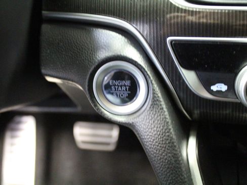 Used 2018 Honda Accord Sport image 12