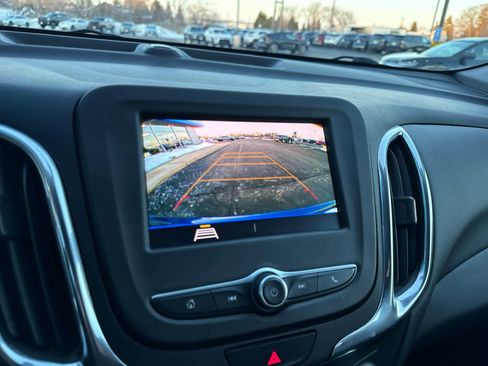 Used 2020 Chevrolet Equinox LT w/ Driver Convenience Package image 23