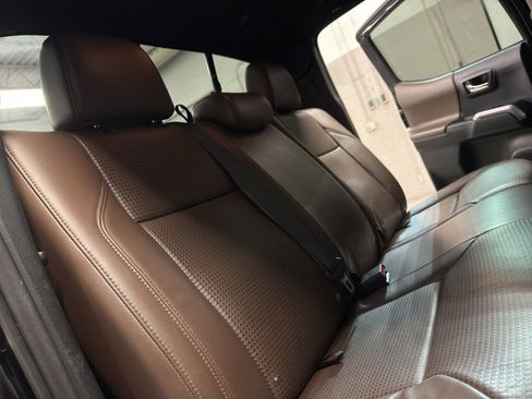 Used 2016 Toyota Tacoma Limited image 26
