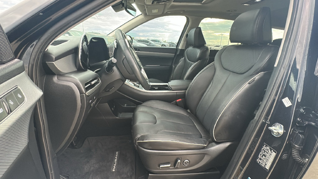 Used 2024 Hyundai Palisade SEL w/ Premium Package FWD image 4