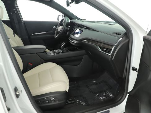 Used 2022 Cadillac XT4 Sport image 12