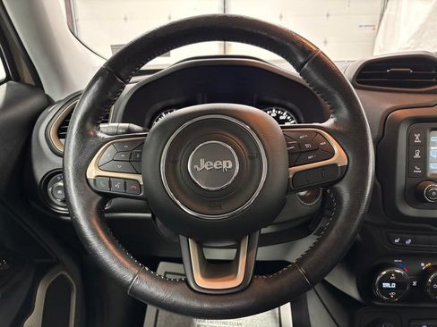 Used 2017 Jeep Renegade Trailhawk AWD/4WD image 18