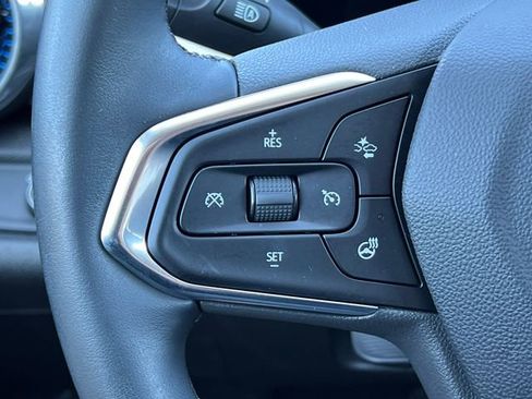 Used 2024 Chevrolet Trax LT w/ Driver Confidence Package FWD image 17
