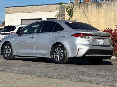 Used 2021 Toyota Corolla LE image 5
